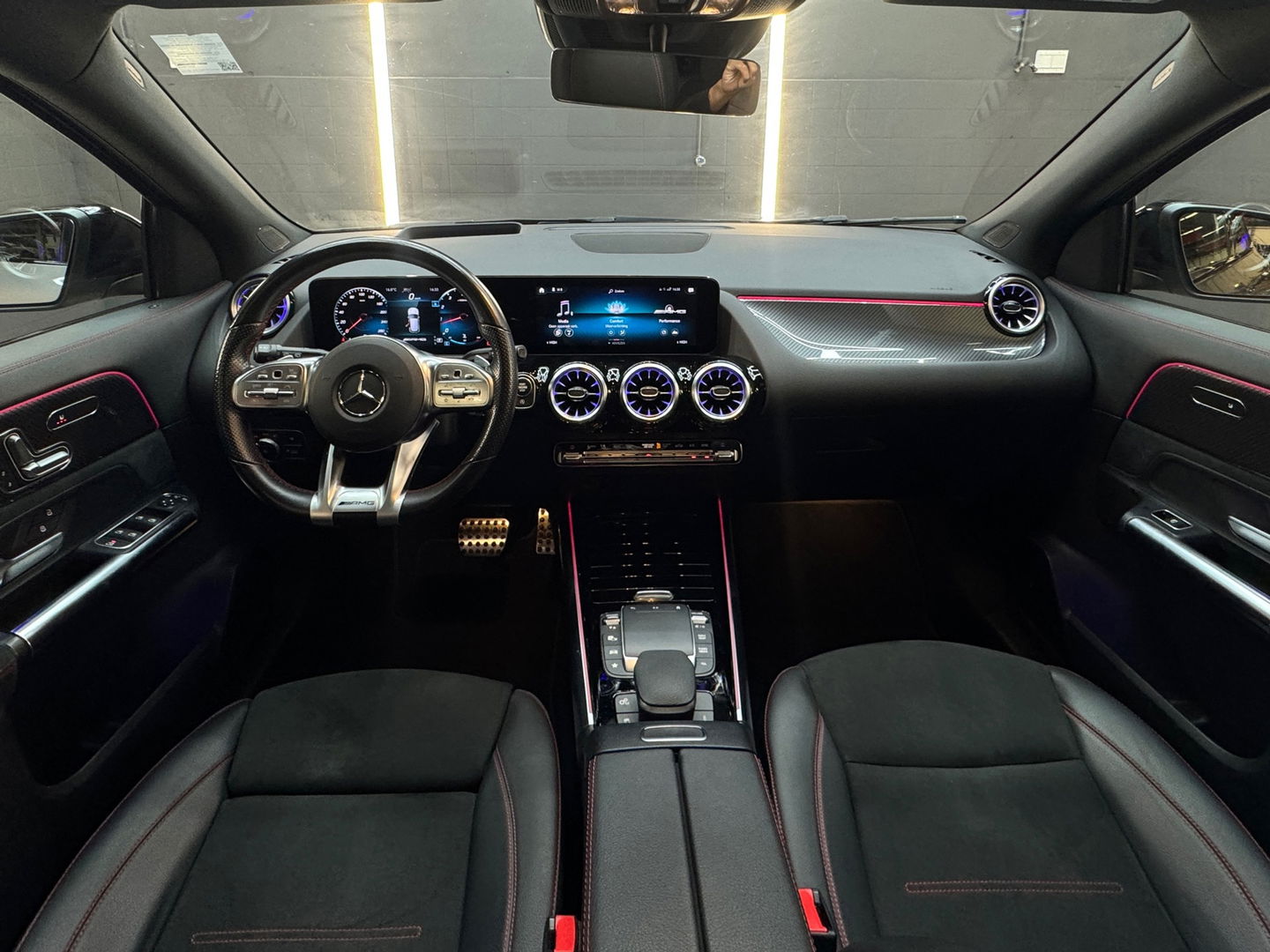 Mercedes-Benz GLA AMG 35 4M Pano|Memory|HuD|Carbon|VOL