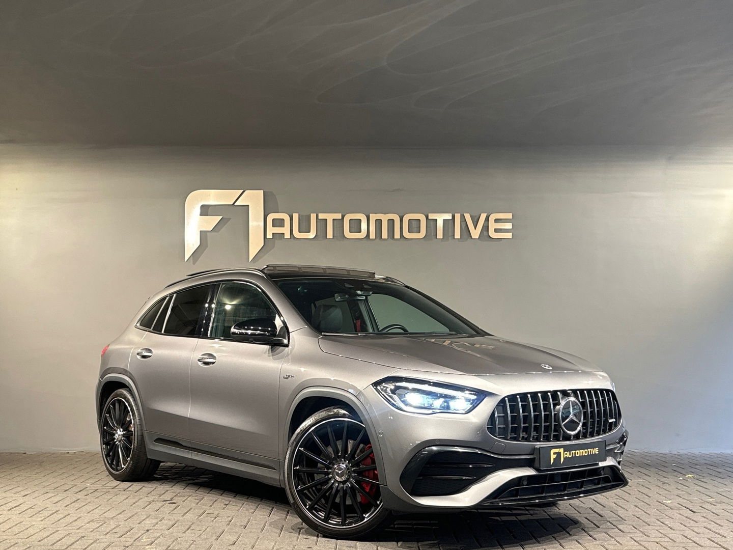 Mercedes-Benz GLA AMG 35 4M Pano|Memory|HuD|Carbon|VOL