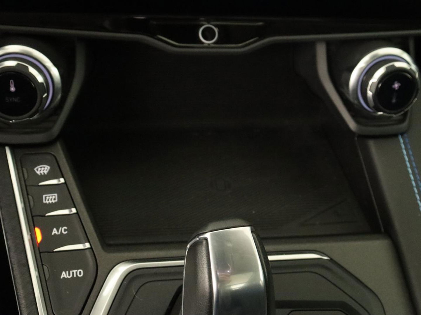 Lynk & Co 01 1.5 Plug In | Panoramadak | Infinity by Harman | Camera | Adaptive cruise | Stoelverwarming | Carplay | Memory | Full LED | PHEV