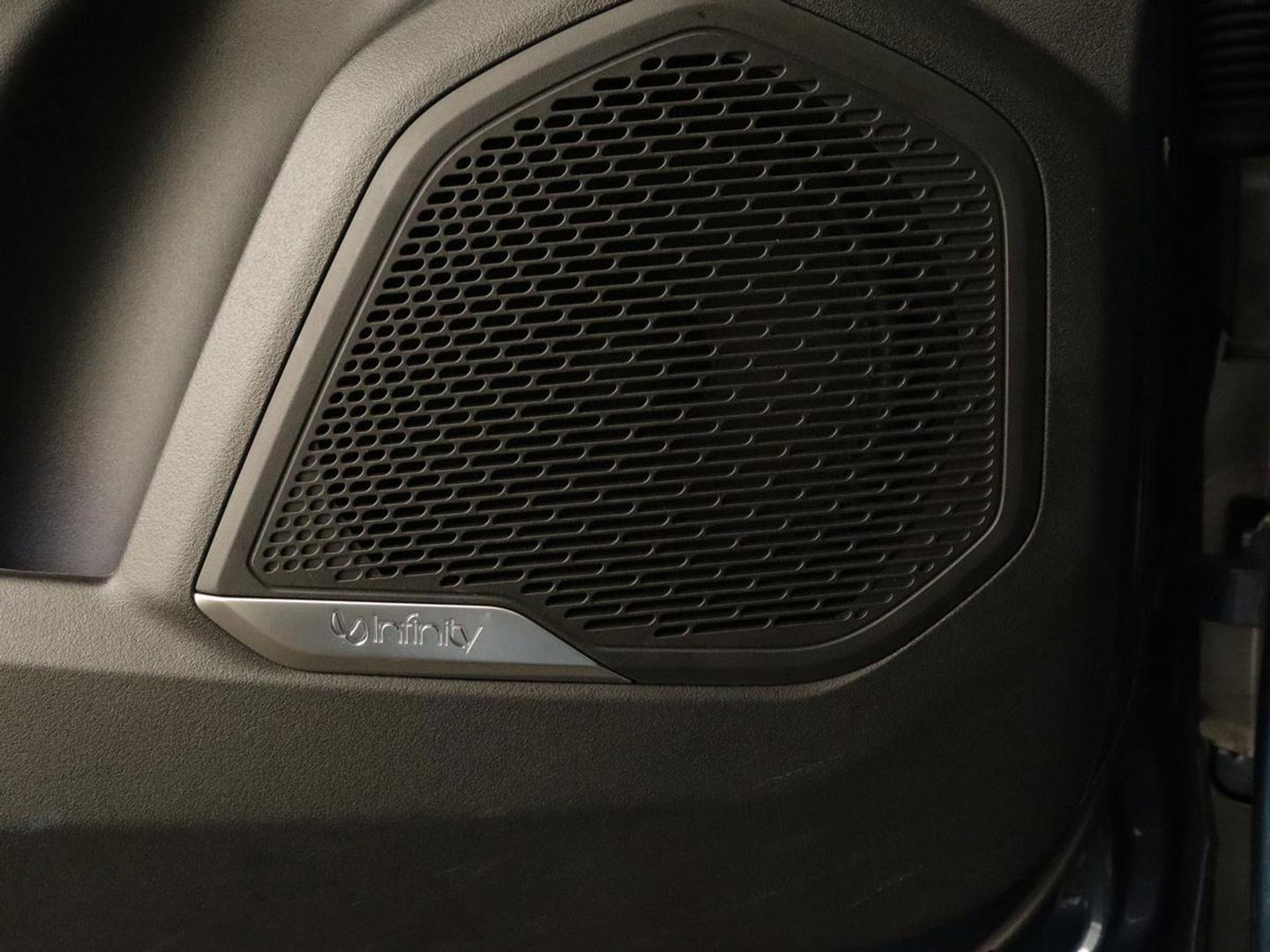 Lynk & Co 01 1.5 Plug In | Panoramadak | Infinity by Harman | Camera | Adaptive cruise | Stoelverwarming | Carplay | Memory | Full LED | PHEV