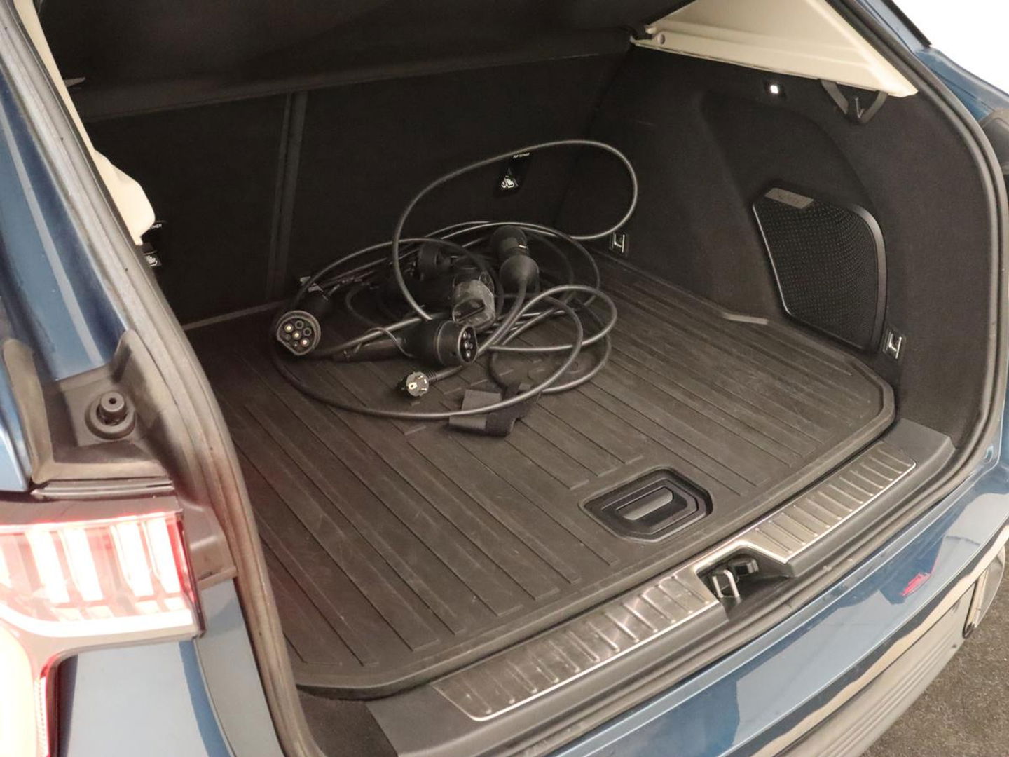 Lynk & Co 01 1.5 Plug In | Panoramadak | Infinity by Harman | Camera | Adaptive cruise | Stoelverwarming | Carplay | Memory | Full LED | PHEV