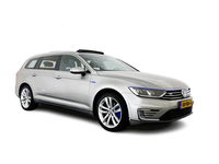 Volkswagen Passat - Variant 1.4 TSI GTE Highline Plug-in Aut. *PANO | LEATHER-ALCANTARA | FULL-LED | CAMERA | NAVI-FULLMAP | ADAPTIVE-CRUISE | HEATED-ERGONOMIC-SPORTSEATS | KEYLESS | PDC | ECC | PRIVACY-GLASS | TOWBAR | AMBIENT-LIGHT | KEYLESS | ..