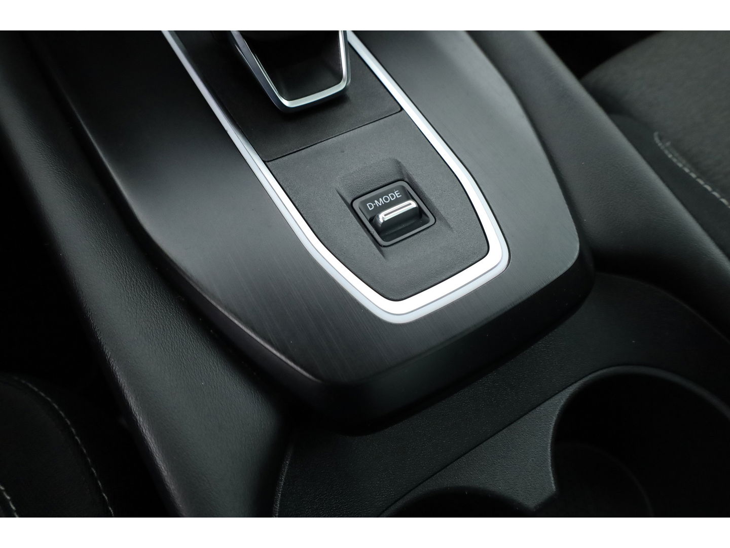 Nissan QASHQAI 1.3 MHEV Xtronic Business Premium | Trekhaak | Pano | 360cam | CarPlay | Keyless | Adapt. Cruise