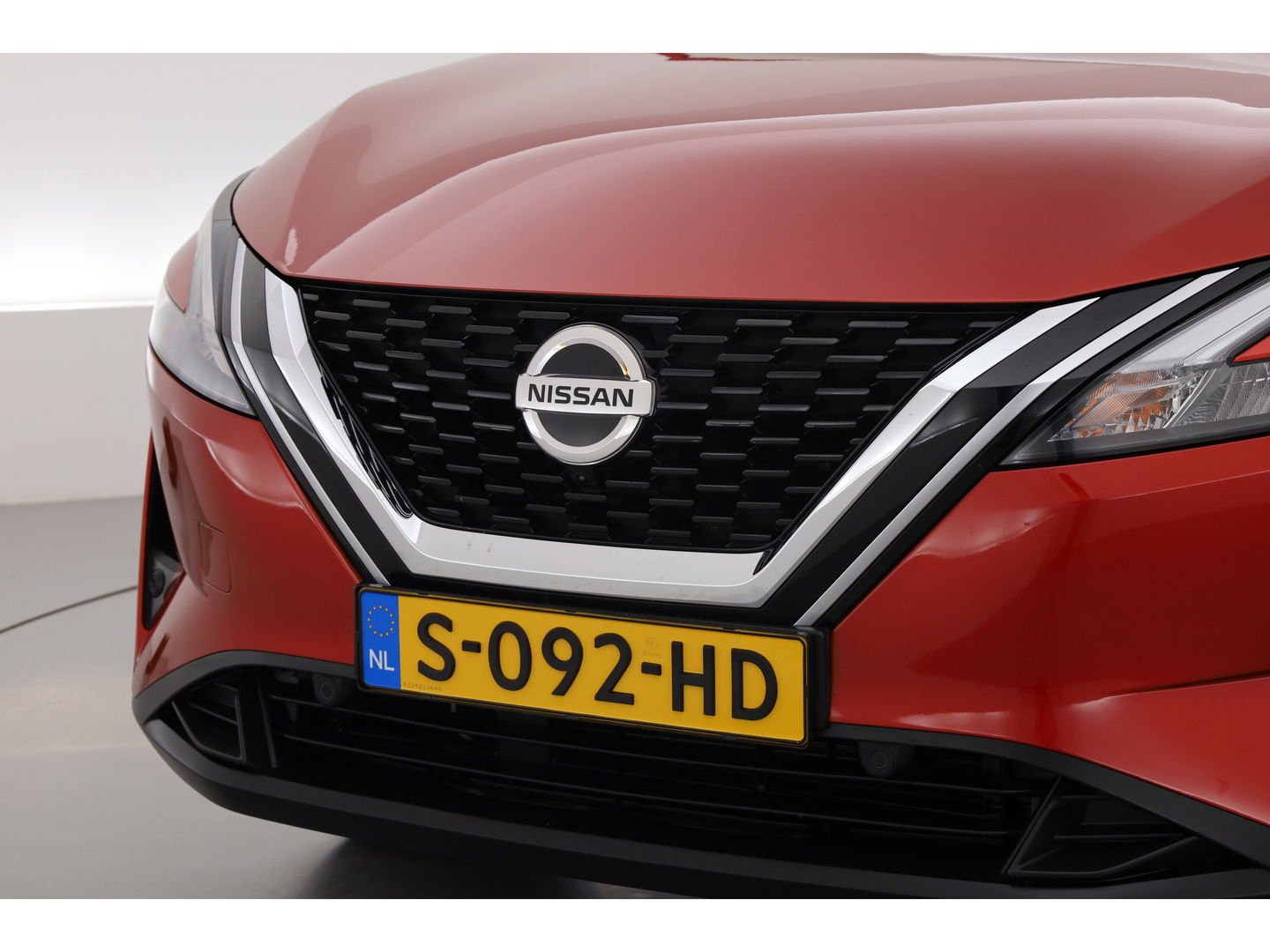 Nissan QASHQAI 1.3 MHEV Xtronic Business Premium | Trekhaak | Pano | 360cam | CarPlay | Keyless | Adapt. Cruise