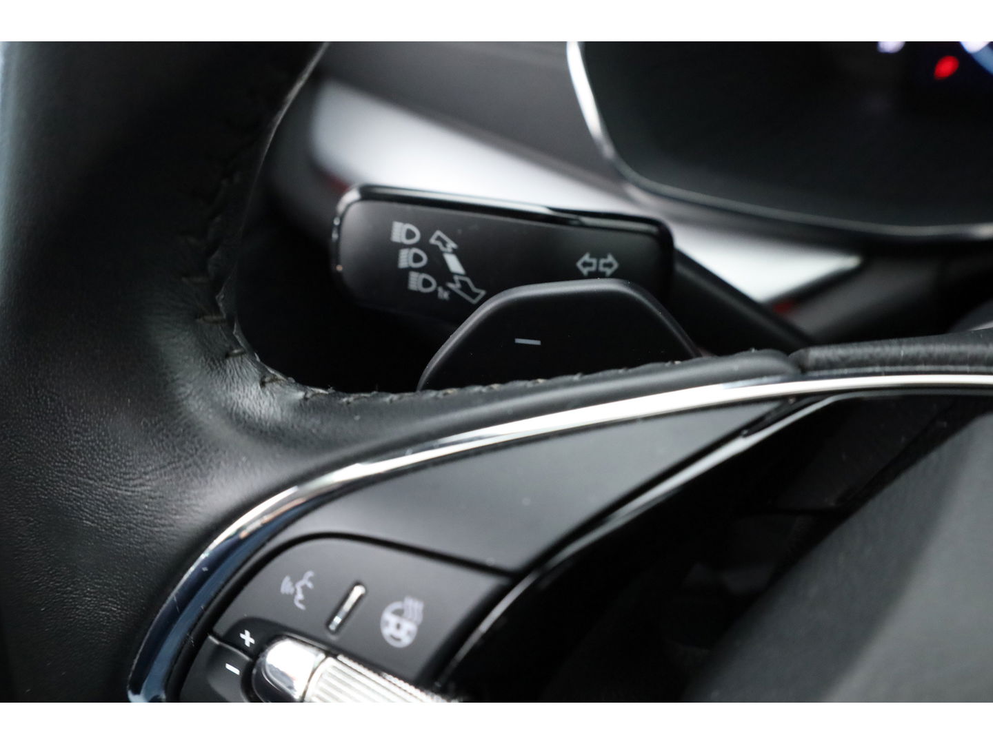 Škoda Octavia Combi 1.5 e-TSI Sport Business | Adapt. Cruise | Pano | CarPlay | Massage | Keyless | Trekhaak 1500 kg  | 4 Seasons