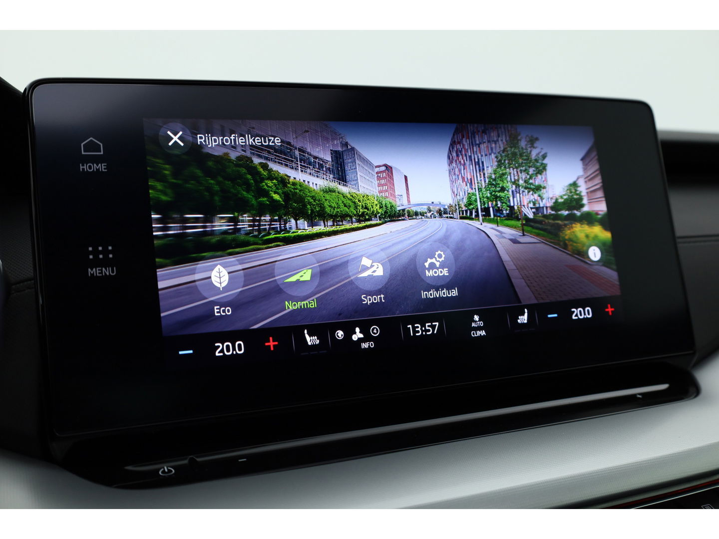 Škoda Octavia Combi 1.5 e-TSI Sport Business | Adapt. Cruise | Pano | CarPlay | Massage | Keyless | Trekhaak 1500 kg  | 4 Seasons