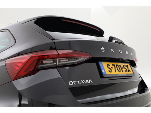 Škoda Octavia Combi 1.5 e-TSI Sport Business | Adapt. Cruise | Pano | CarPlay | Massage | Keyless | Trekhaak 1500 kg  | 4 Seasons