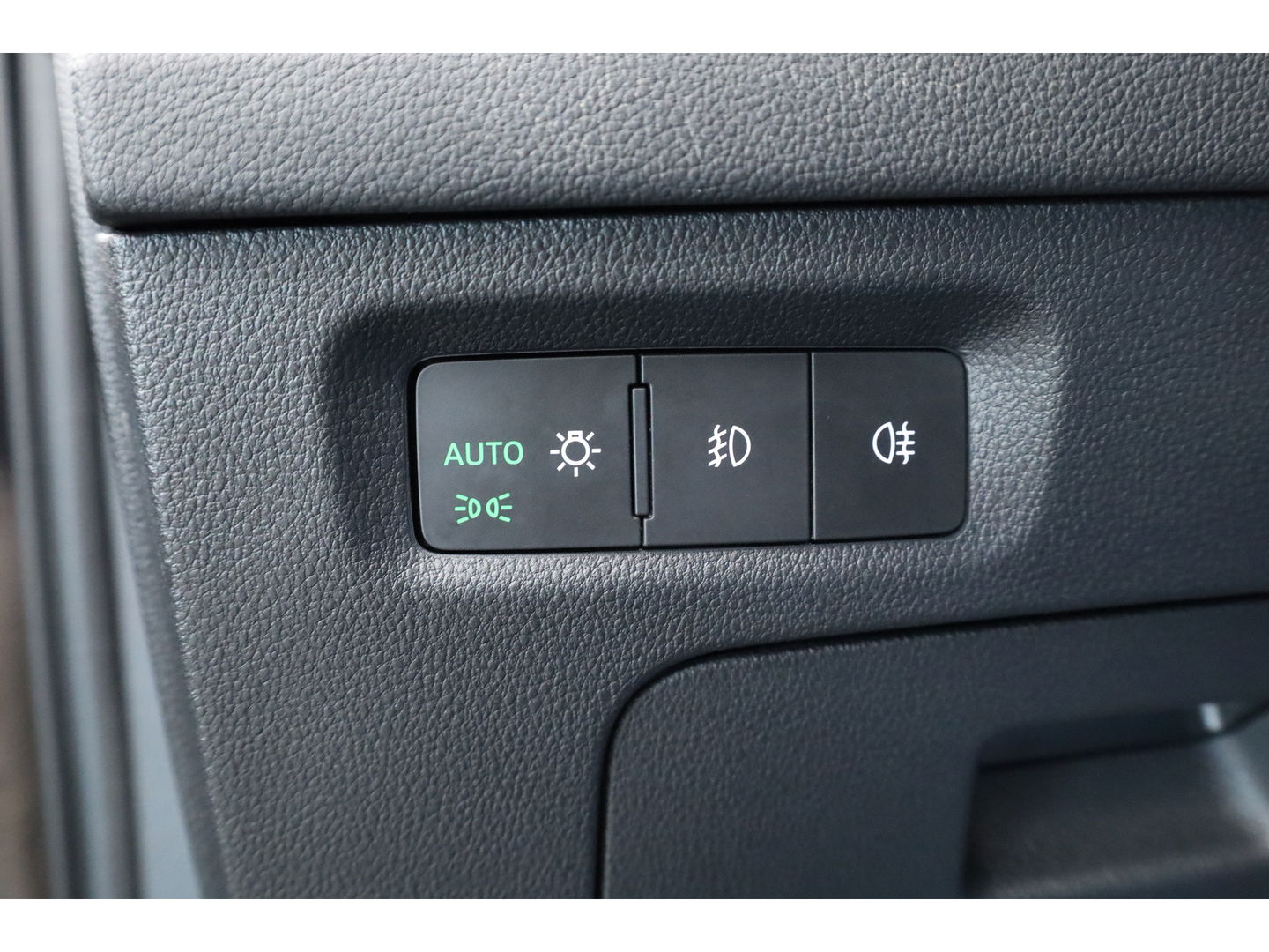 Škoda Octavia Combi 1.5 e-TSI Sport Business | Adapt. Cruise | Pano | CarPlay | Massage | Keyless | Trekhaak 1500 kg  | 4 Seasons