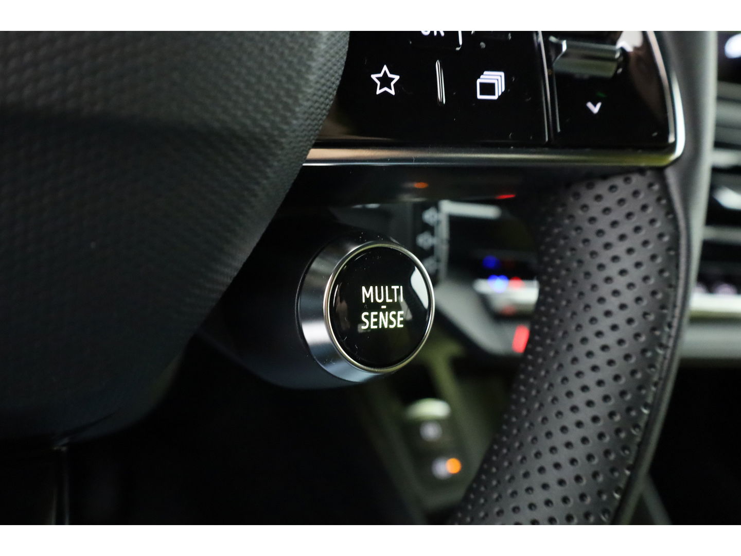 Renault 5 comfort Range Iconic Cinq 52 kWh | Navi | Adapt. Cruise | H&K | CarPlay | Stoel-Stuurverw.