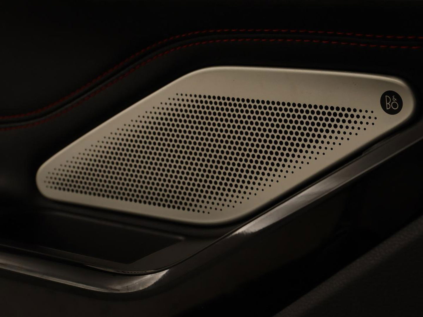 Ford Explorer Ford Explorer 3.0 V6 EcoBoost PHEV ST-Line 7-persoons | Panoramadak | Stoelventilatie | Leder | Trekhaak | Adaptive cruise | 360 Camera | Carplay | B&O Sound | Navigatie | Keyless