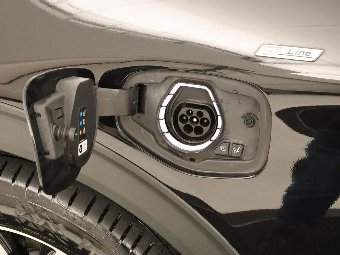 Ford Explorer Ford Explorer 3.0 V6 EcoBoost PHEV ST-Line 7-persoons | Panoramadak | Stoelventilatie | Leder | Trekhaak | Adaptive cruise | 360 Camera | Carplay | B&O Sound | Navigatie | Keyless