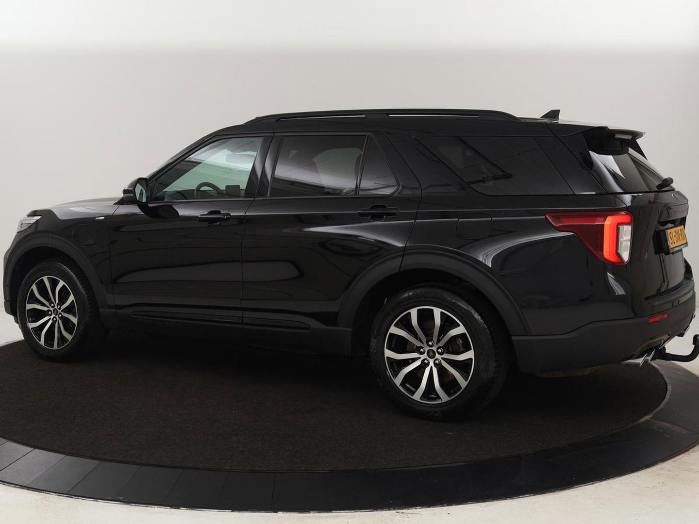 Ford Explorer Ford Explorer 3.0 V6 EcoBoost PHEV ST-Line 7-persoons | Panoramadak | Stoelventilatie | Leder | Trekhaak | Adaptive cruise | 360 Camera | Carplay | B&O Sound | Navigatie | Keyless
