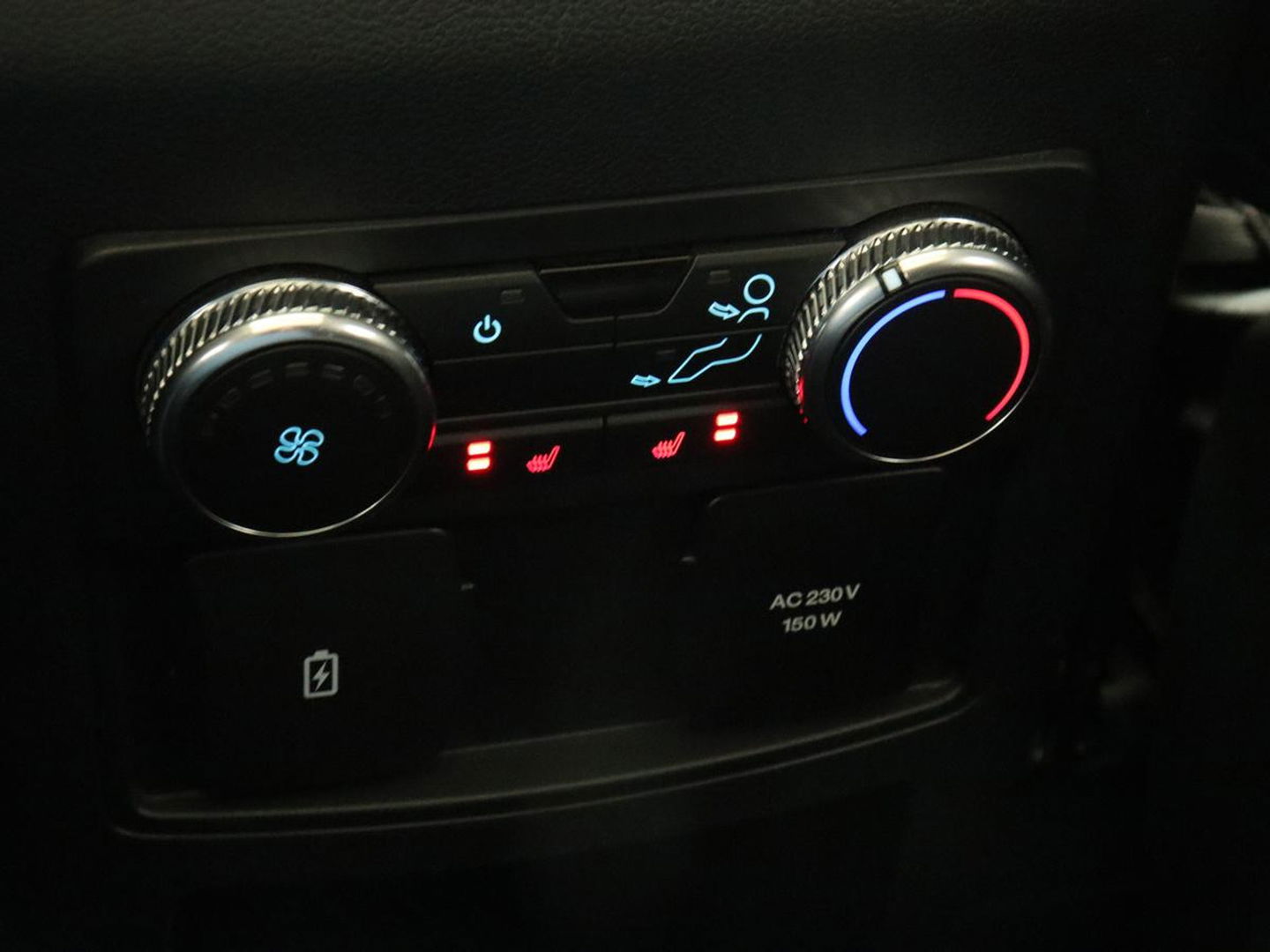 Ford Explorer Ford Explorer 3.0 V6 EcoBoost PHEV ST-Line 7-persoons | Panoramadak | Stoelventilatie | Leder | Trekhaak | Adaptive cruise | 360 Camera | Carplay | B&O Sound | Navigatie | Keyless