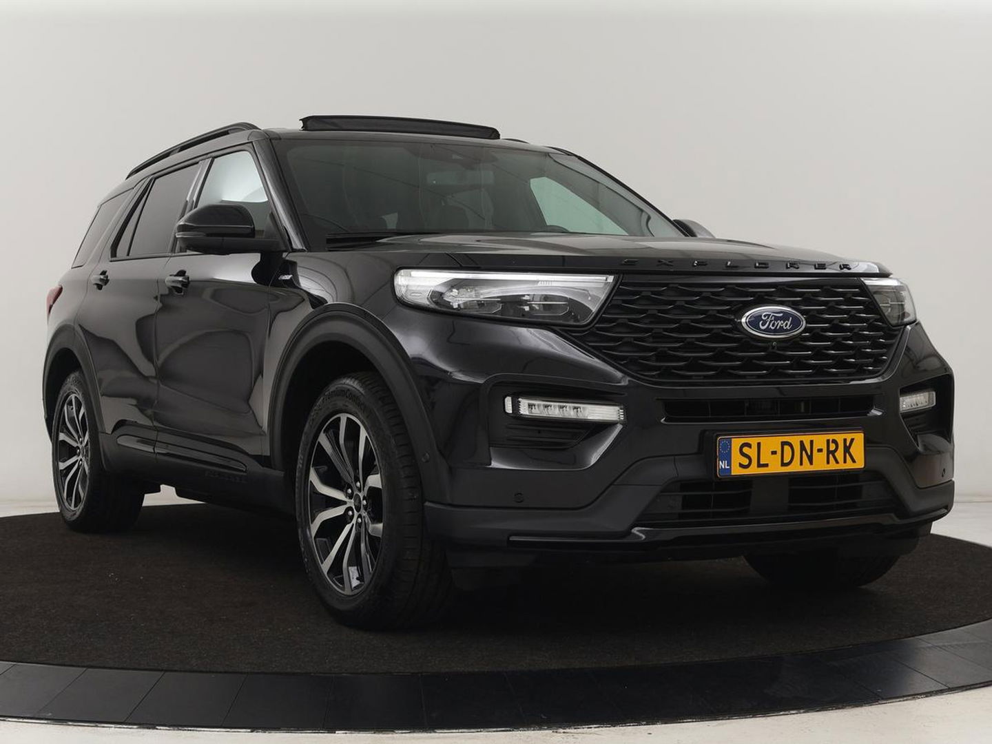 Ford Explorer Ford Explorer 3.0 V6 EcoBoost PHEV ST-Line 7-persoons | Panoramadak | Stoelventilatie | Leder | Trekhaak | Adaptive cruise | 360 Camera | Carplay | B&O Sound | Navigatie | Keyless