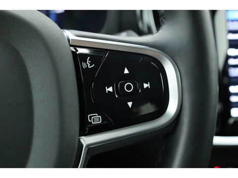 Volvo V60 2.0 T6 Plug-in hybrid AWD Plus Dark | Head-up | 360 camera | H&K Audio | Stoel + stuurverwarming |