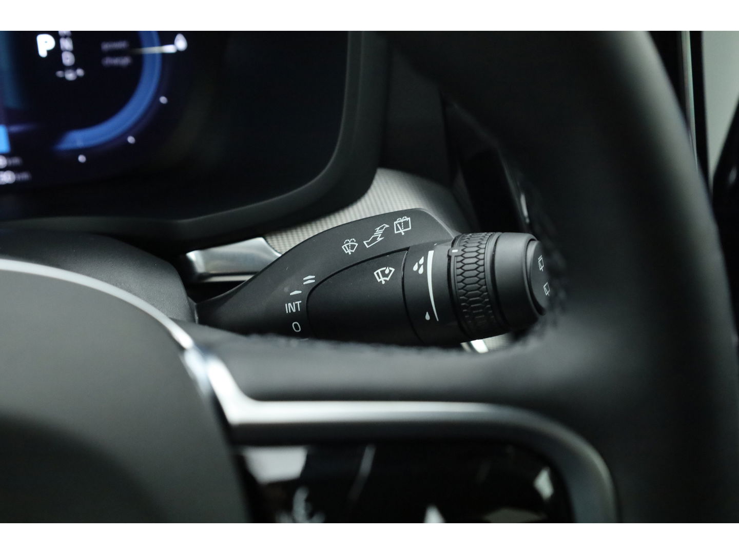 Volvo V60 2.0 T6 Plug-in hybrid AWD Plus Dark | Head-up | 360 camera | H&K Audio | Stoel + stuurverwarming |