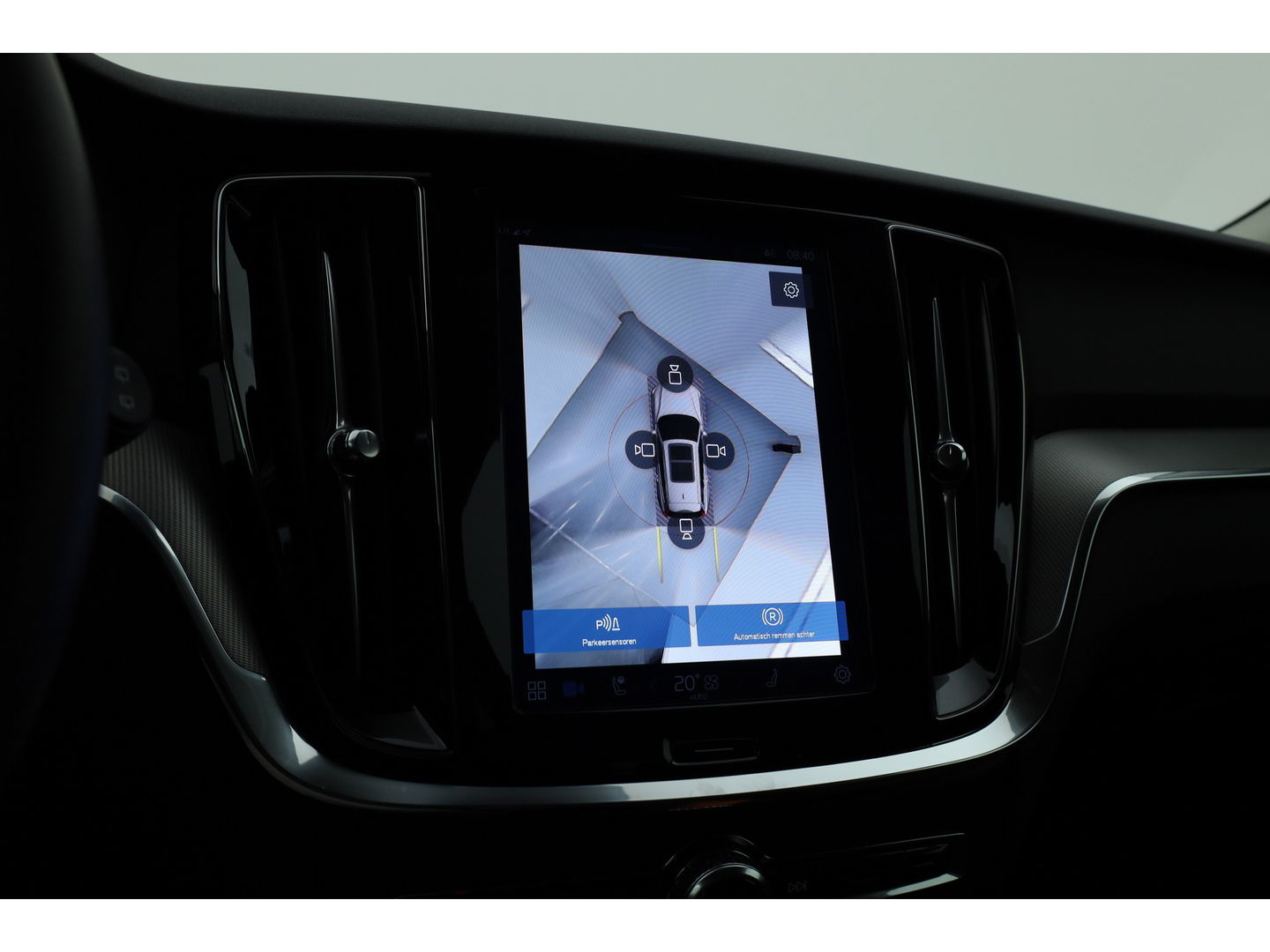 Volvo V60 2.0 T6 Plug-in hybrid AWD Plus Dark | Head-up | 360 camera | H&K Audio | Stoel + stuurverwarming |