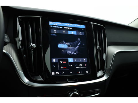 Volvo V60 2.0 T6 Plug-in hybrid AWD Plus Dark | Head-up | 360 camera | H&K Audio | Stoel + stuurverwarming |