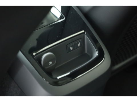 Volvo V60 2.0 T6 Plug-in hybrid AWD Plus Dark | Head-up | 360 camera | H&K Audio | Stoel + stuurverwarming |