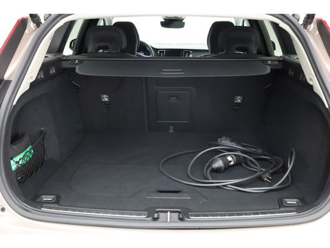 Volvo V60 2.0 T6 Plug-in hybrid AWD Plus Dark | Head-up | 360 camera | H&K Audio | Stoel + stuurverwarming |