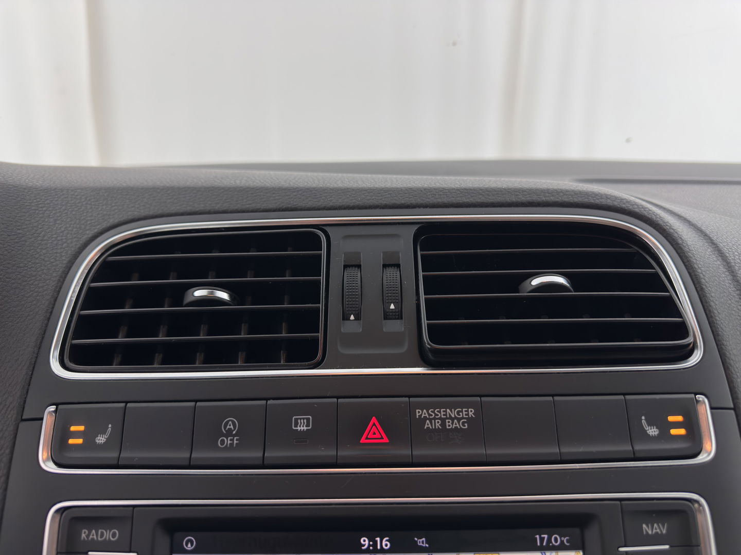 Volkswagen Polo 1.4 TDI Comfortline Aut. *NAVI-FULLMAP | AIRCO | CRUISE | HEATED-COMFORTSEATS*