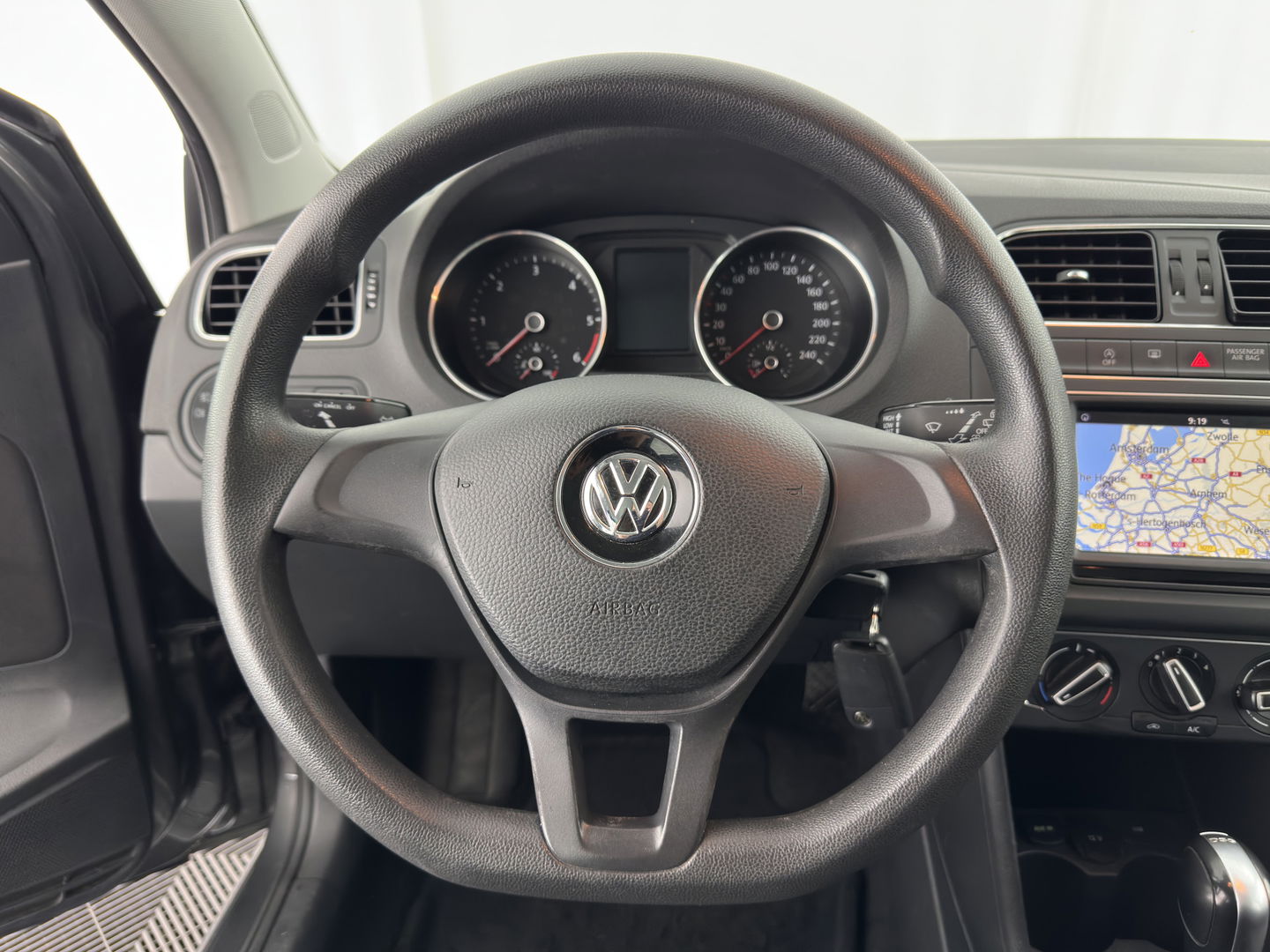 Volkswagen Polo 1.4 TDI Comfortline Aut. *NAVI-FULLMAP | AIRCO | CRUISE | HEATED-COMFORTSEATS*