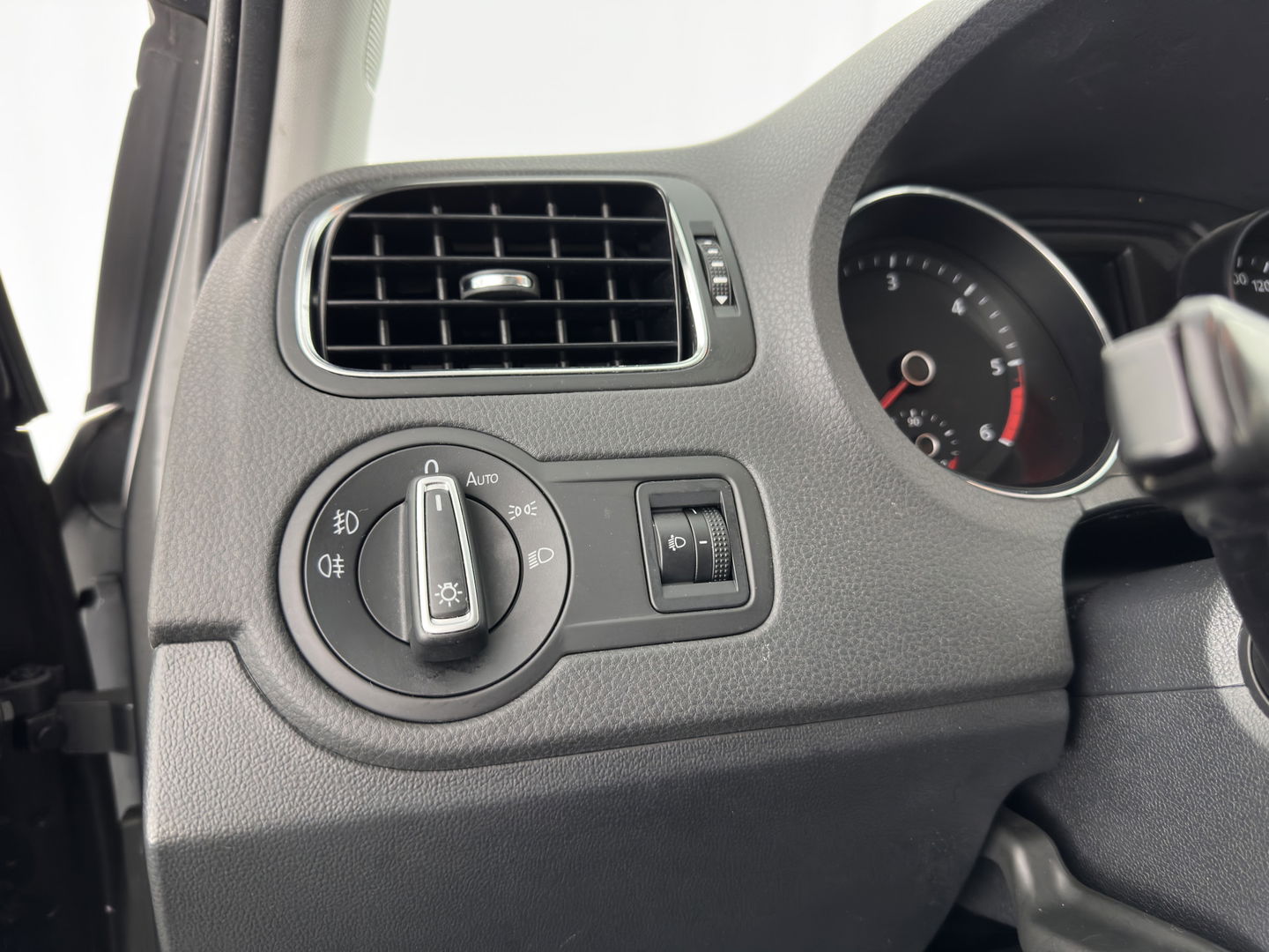 Volkswagen Polo 1.4 TDI Comfortline Aut. *NAVI-FULLMAP | AIRCO | CRUISE | HEATED-COMFORTSEATS*