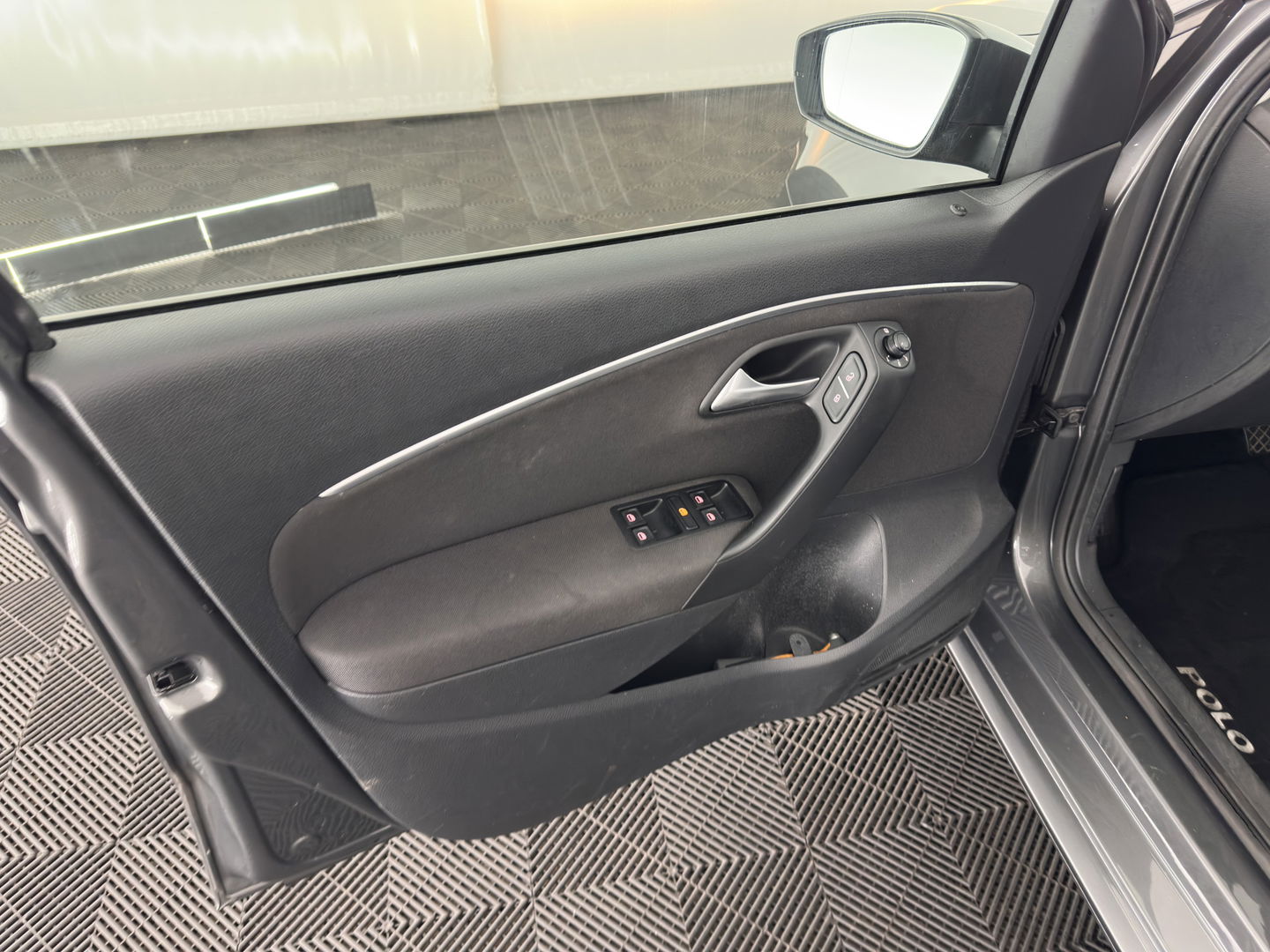 Volkswagen Polo 1.4 TDI Comfortline Aut. *NAVI-FULLMAP | AIRCO | CRUISE | HEATED-COMFORTSEATS*
