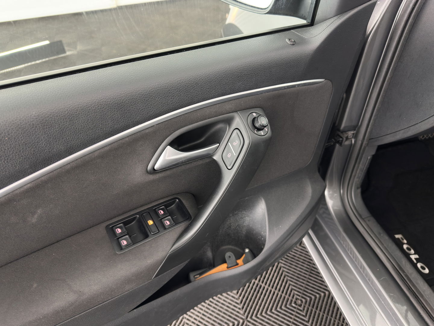 Volkswagen Polo 1.4 TDI Comfortline Aut. *NAVI-FULLMAP | AIRCO | CRUISE | HEATED-COMFORTSEATS*