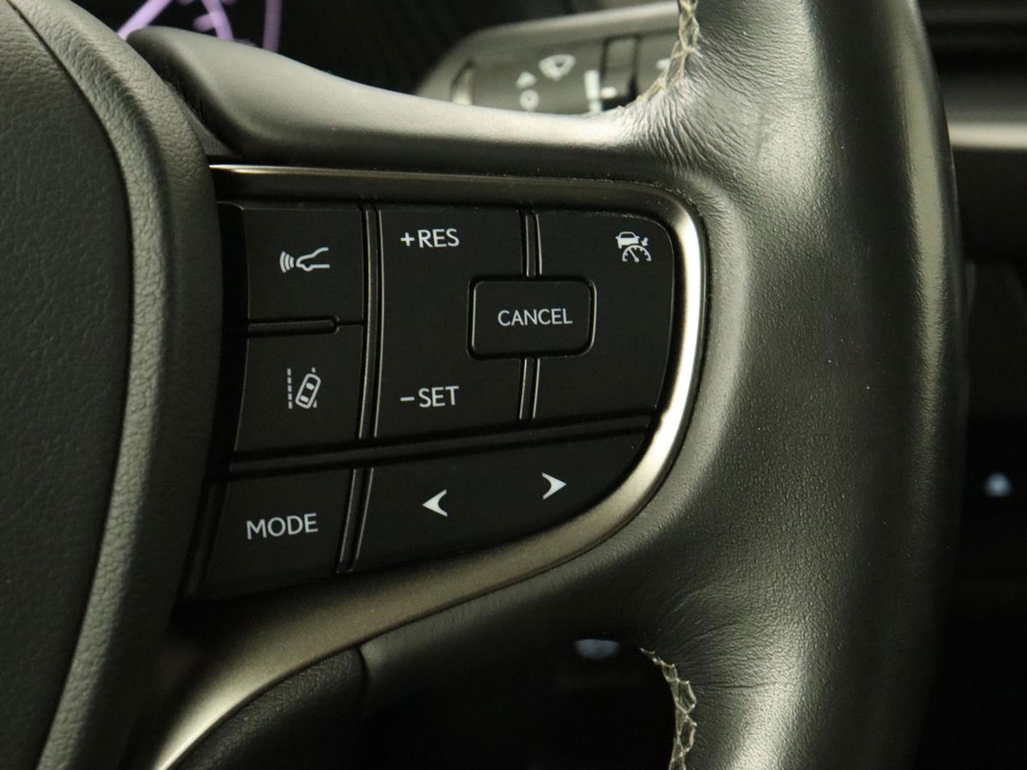 Lexus UX 250h AWD | Carplay | Adaptive cruise | Alcantara | Camera | Full LED | Navigatie | Bluetooth | Digital Cockpit