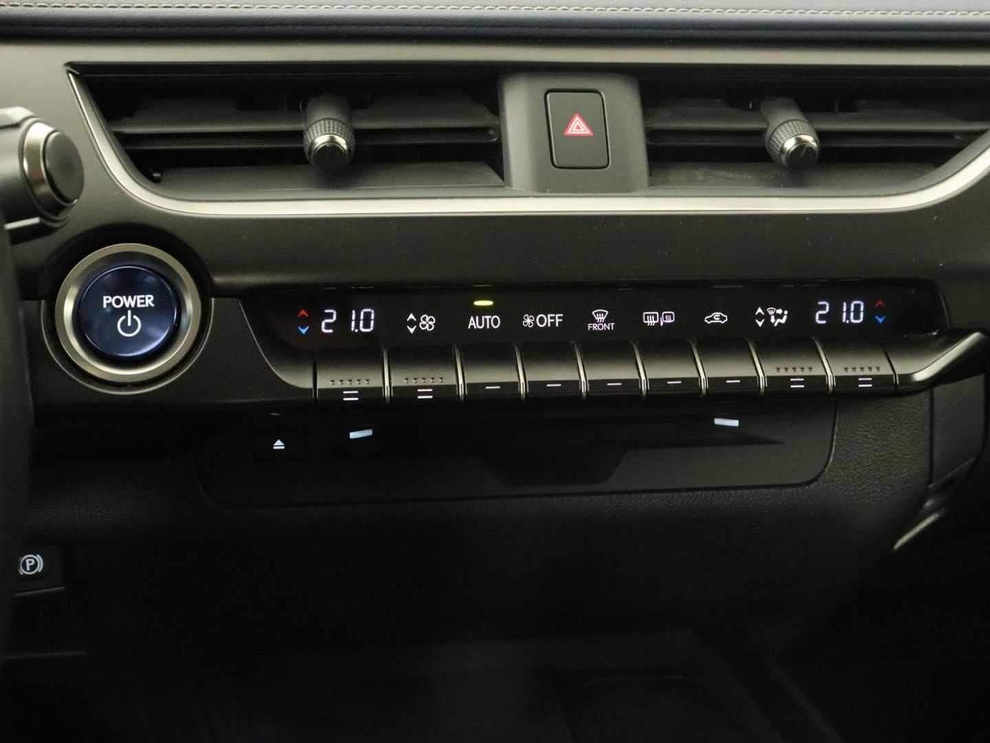 Lexus UX 250h AWD | Carplay | Adaptive cruise | Alcantara | Camera | Full LED | Navigatie | Bluetooth | Digital Cockpit
