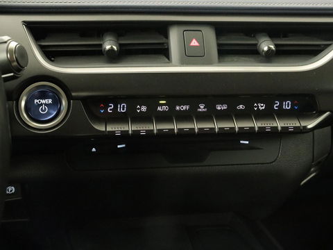 Lexus UX 250h AWD | Carplay | Adaptive cruise | Alcantara | Camera | Full LED | Navigatie | Bluetooth | Digital Cockpit