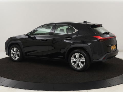 Lexus UX 250h AWD | Carplay | Adaptive cruise | Alcantara | Camera | Full LED | Navigatie | Bluetooth | Digital Cockpit