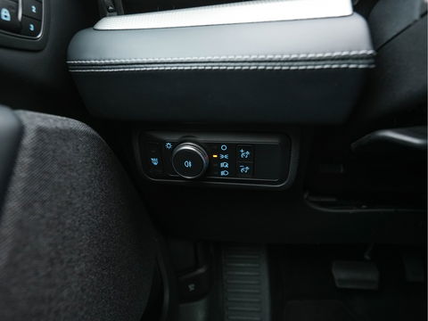 Ford Mustang Mach-E RWD 75 kWh [ 3-Fase ] {SOH-94%} (INCL-BTW) *PANO | LUXURY-LEATHER | ADAPTIVE-CRUISE | BANG&OLUFSEN | MEMORY-PACK | TOP-VIEW | FULL-LED | BLIND-SPOT | DAB+ | DIGI-COCKPIT | KEYLESS | NAVI-FULLMAP | CARPLAY | COMFORT-SEATS |