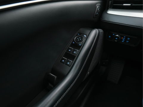 Ford Mustang Mach-E RWD 75 kWh [ 3-Fase ] {SOH-94%} (INCL-BTW) *PANO | LUXURY-LEATHER | ADAPTIVE-CRUISE | BANG&OLUFSEN | MEMORY-PACK | TOP-VIEW | FULL-LED | BLIND-SPOT | DAB+ | DIGI-COCKPIT | KEYLESS | NAVI-FULLMAP | CARPLAY | COMFORT-SEATS |