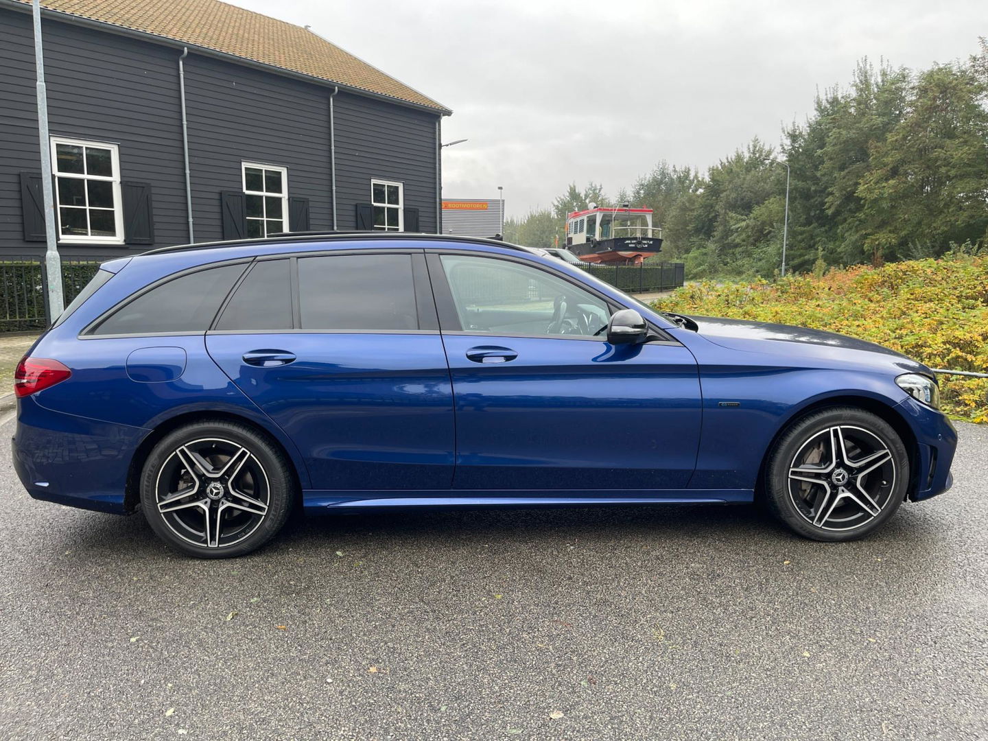 Mercedes-Benz C-Klasse Estate 300 e Hybride AMG NIGHT-PAKKET PANORAMADAK 360" CAMERA TREKHAAK