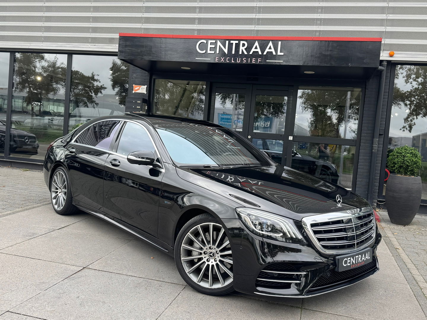 Mercedes-Benz S-Klasse 560 e Lang AMG 476PK|Pano|Burmester|Massage|Head-Up|Memory|360Camera|Leder