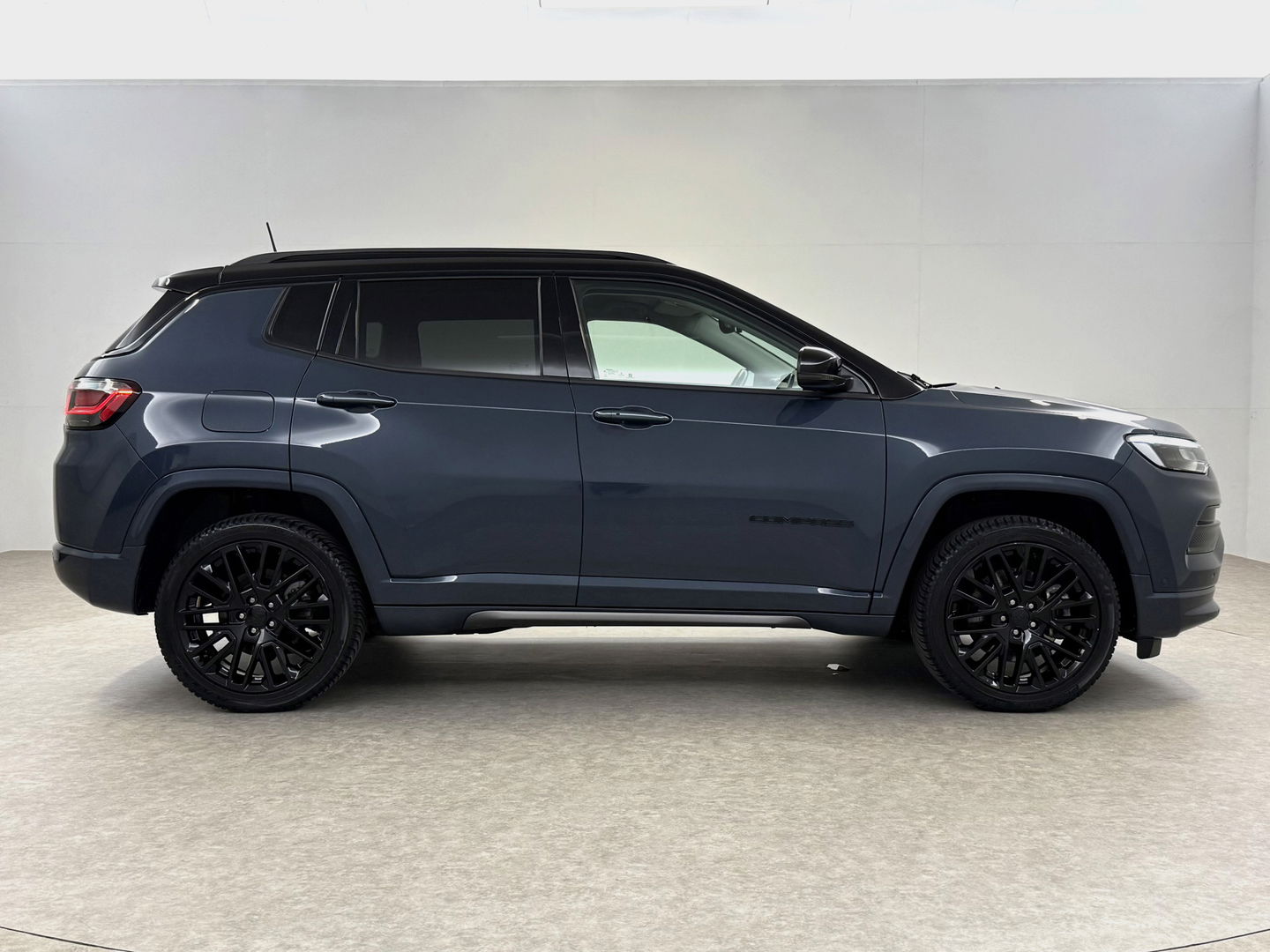 Jeep Compass 4xe 240PK Plug-in Hybrid Electric S | Virtual | Camera | Verwarmd stuur/stoel | Carplay | Leder | Keyless