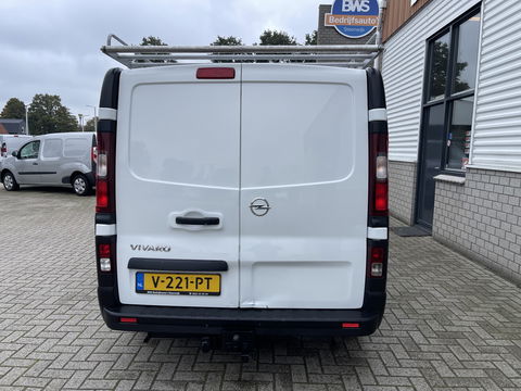 Opel Vivaro 1.6 CDTI 120pk L2H1 Edition / vaste prijs rijklaar € 11.950 ex btw / euro 6 diesel / lease vanaf € 201 / airco / cruise / navigatie / trekhaak / imperial !