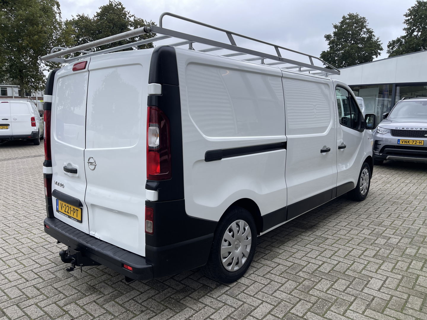 Opel Vivaro 1.6 CDTI 120pk L2H1 Edition / vaste prijs rijklaar € 11.950 ex btw / euro 6 diesel / lease vanaf € 201 / airco / cruise / navigatie / trekhaak / imperial !