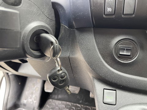 Opel Vivaro 1.6 CDTI 120pk L2H1 Edition / vaste prijs rijklaar € 11.950 ex btw / euro 6 diesel / lease vanaf € 201 / airco / cruise / navigatie / trekhaak / imperial !
