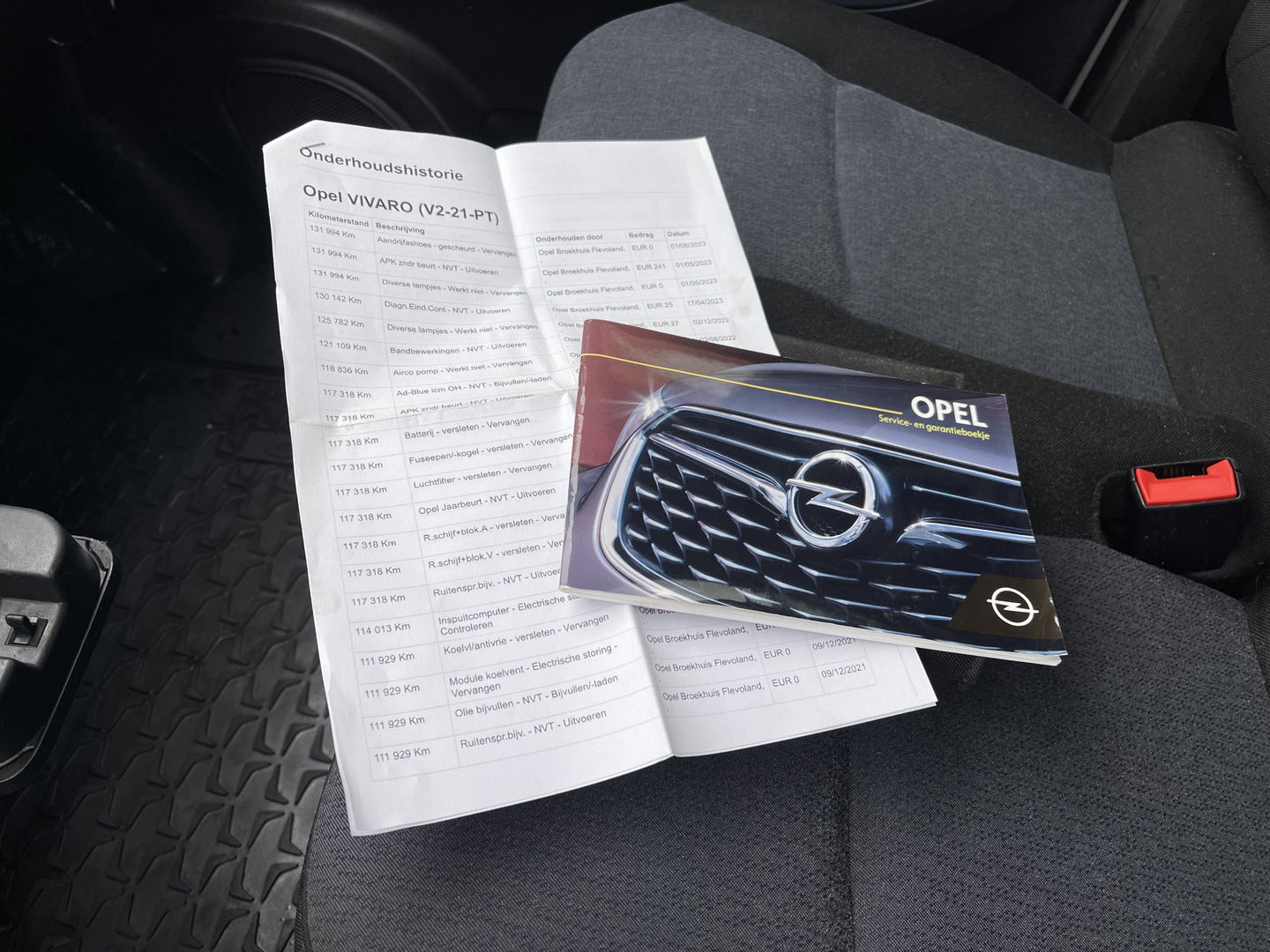 Opel Vivaro 1.6 CDTI 120pk L2H1 Edition / vaste prijs rijklaar € 11.950 ex btw / euro 6 diesel / lease vanaf € 201 / airco / cruise / navigatie / trekhaak / imperial !
