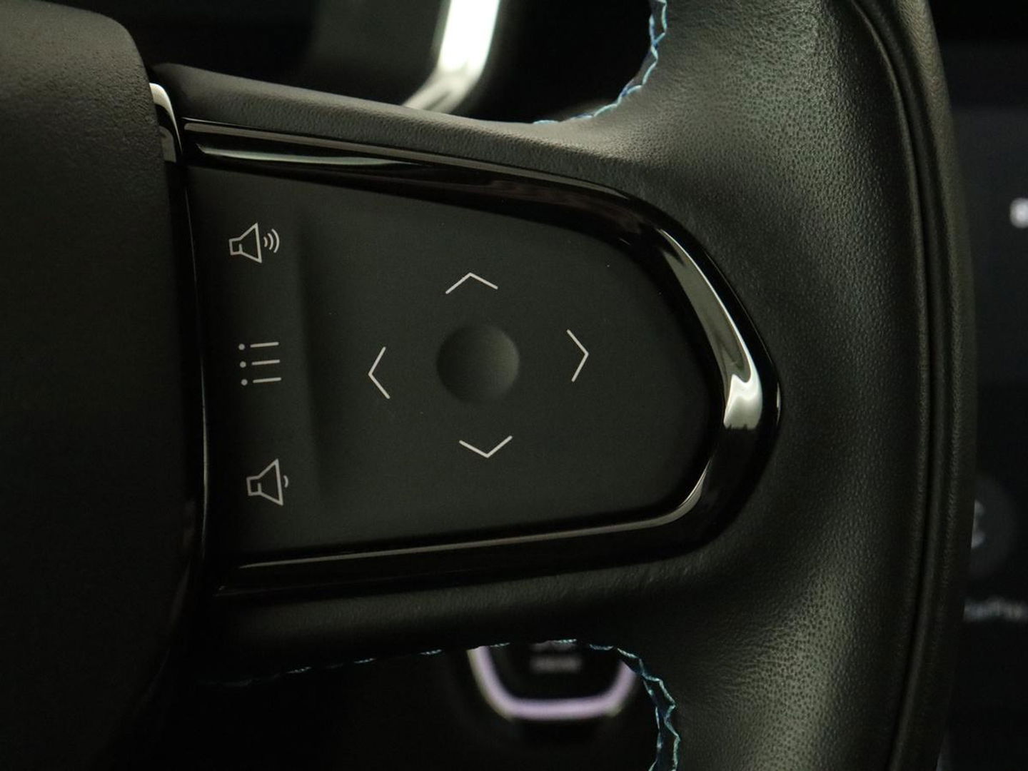 Lynk & Co 01 1.5 Plug In | Panoramadak | Infinity by Harman | Camera | Adaptive cruise | Stoelverwarming | Carplay | Memory | Full LED | PHEV