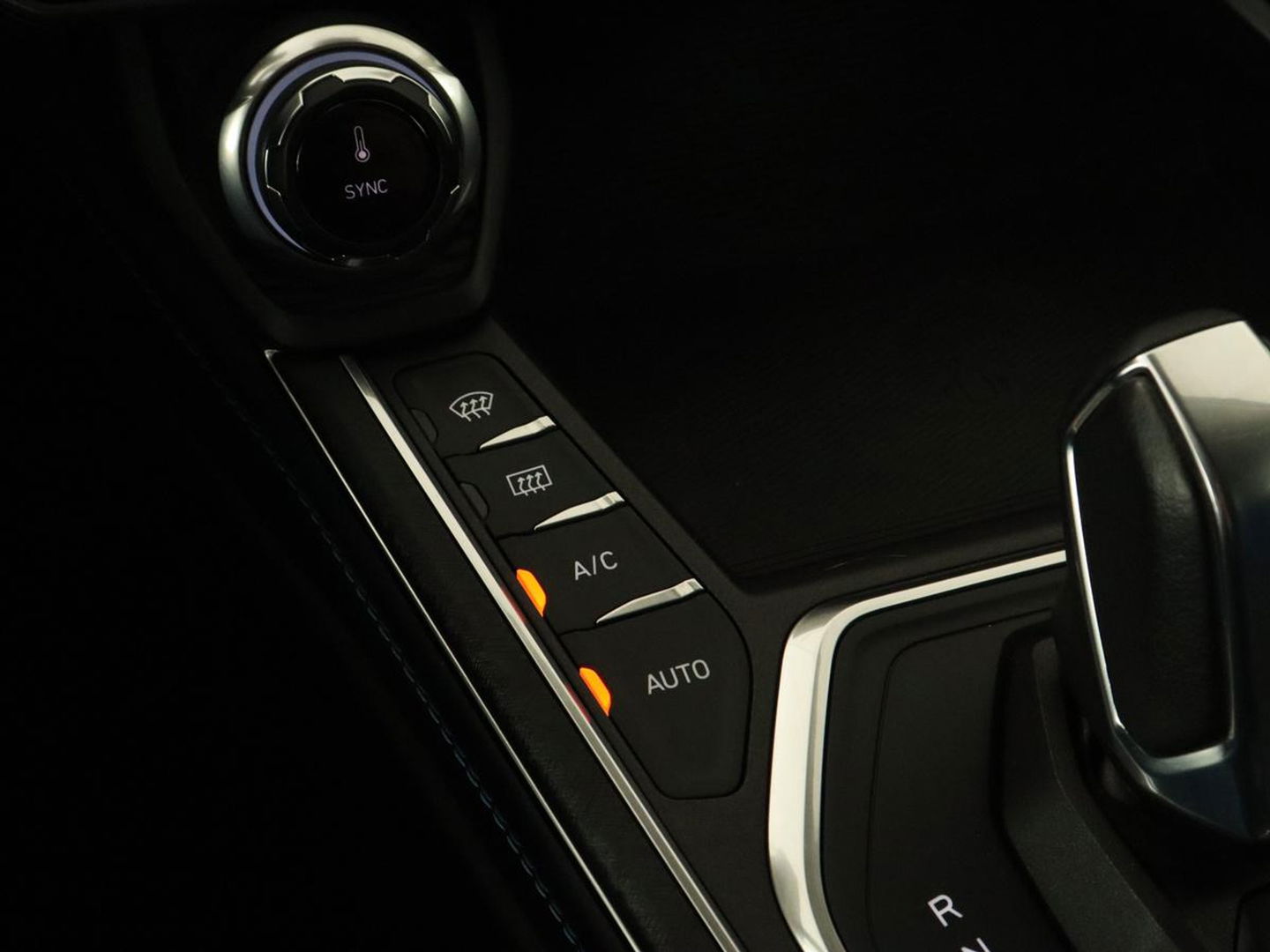 Lynk & Co 01 1.5 Plug In | Panoramadak | Infinity by Harman | Camera | Adaptive cruise | Stoelverwarming | Carplay | Memory | Full LED | PHEV