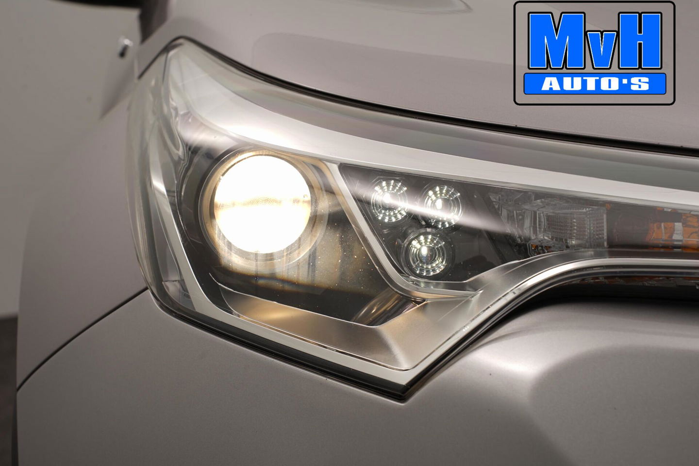 Toyota C-HR 1.8 Hybrid Executive|LEER|STOELVERW|PDC|CAMERA|NAP