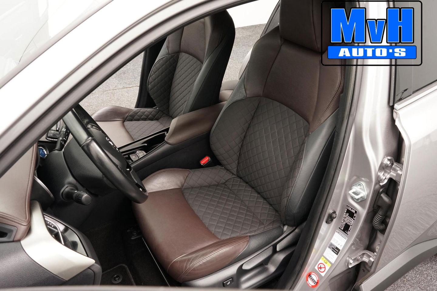 Toyota C-HR 1.8 Hybrid Executive|LEER|STOELVERW|PDC|CAMERA|NAP
