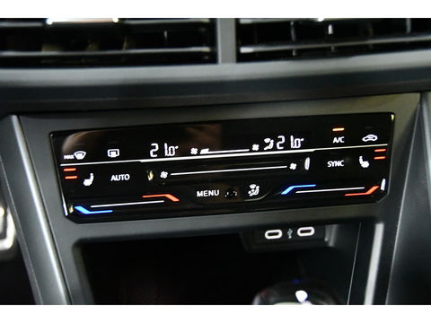 Volkswagen Polo 1.0 TSI R-line pano dsg keyless iq light