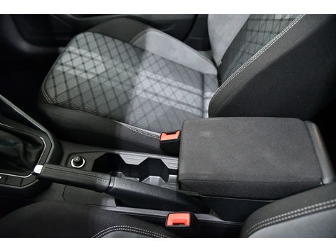 Volkswagen Polo 1.0 TSI R-line pano dsg keyless iq light