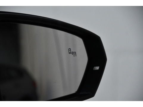 Volkswagen Polo 1.0 TSI R-line pano dsg keyless iq light