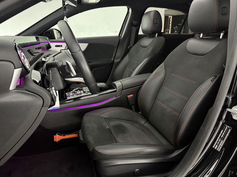 Mercedes-Benz A-Klasse 200 AMG | Pano | Sfeerverl. | Virtual | Burmester | Camera | Memory | Dodehoek | NAP
